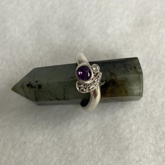 Sterling Silver 925 Oval Faceted Amethyst Modernist Ring Crystal Accents Size 6 - Picture 11 of 11
